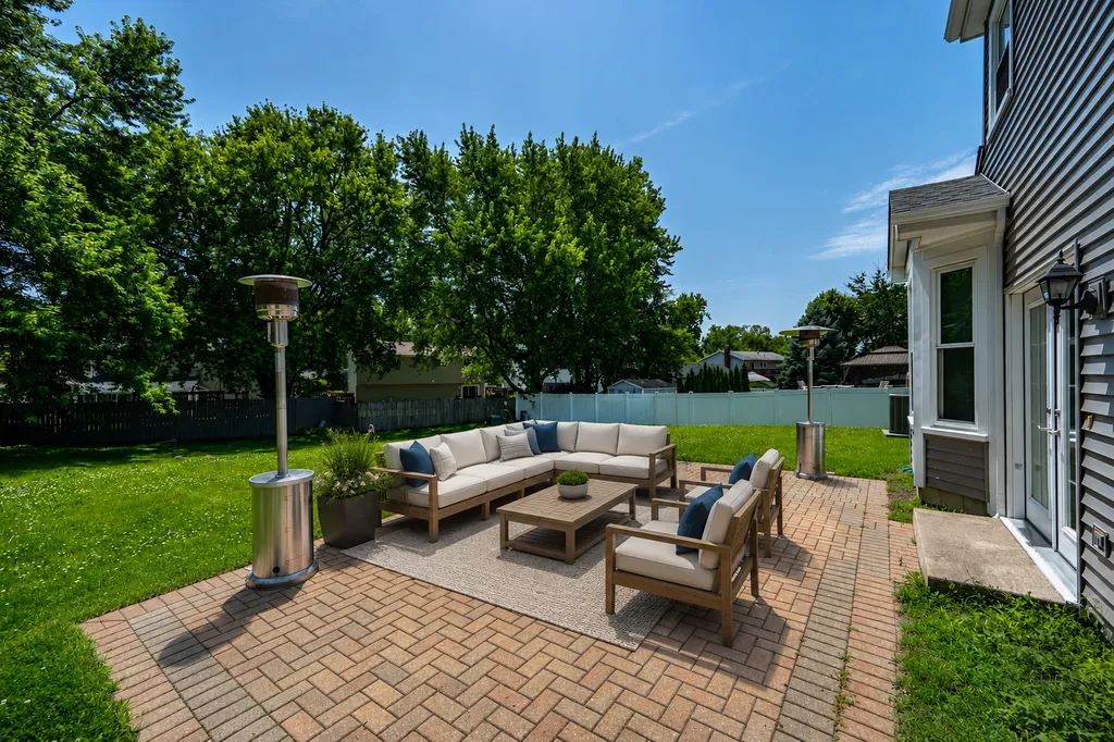 1133 Jennifer Lane Bolingbrook IL 60440