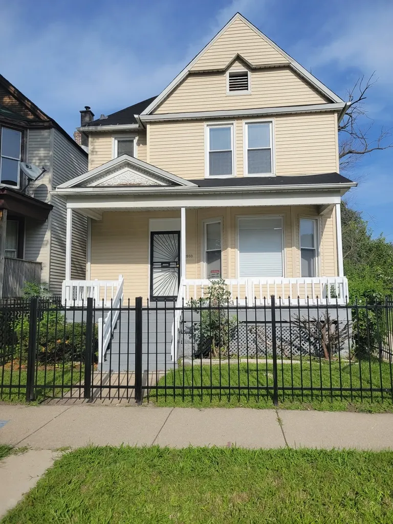12033 South Wallace Street Chicago IL 60628