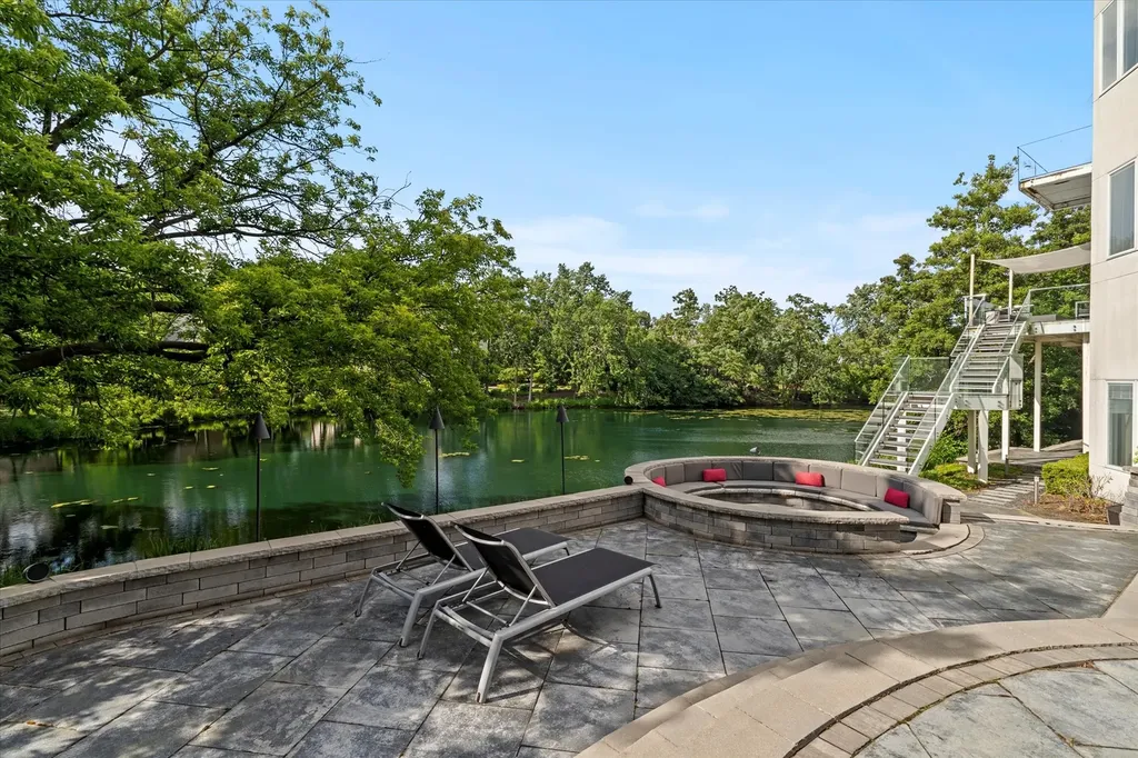 920 St Stephens Green Oak Brook IL 60523