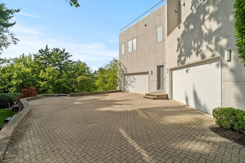 920 St Stephens Green Oak Brook IL 60523