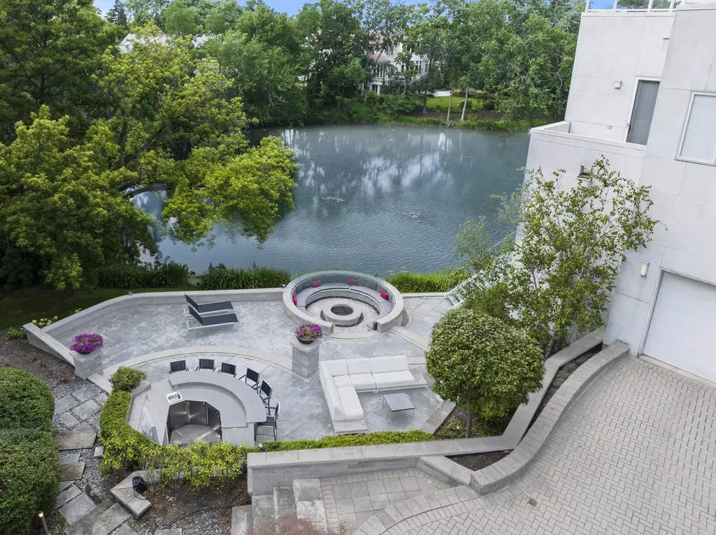 920 St Stephens Green Oak Brook IL 60523