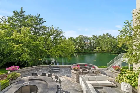 920 St Stephens Green Oak Brook IL 60523