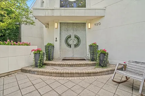 920 St Stephens Green Oak Brook IL 60523