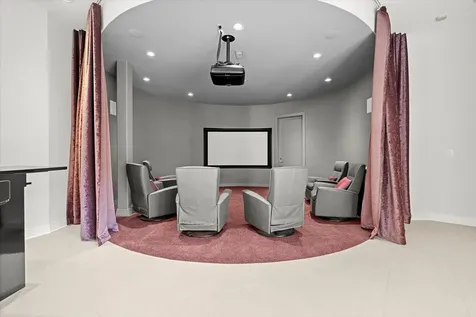 920 St Stephens Green Oak Brook IL 60523