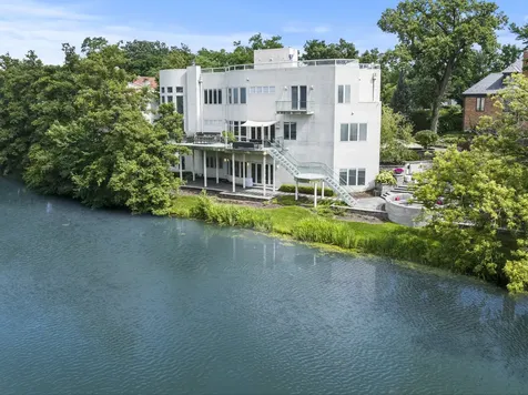 920 St Stephens Green Oak Brook IL 60523