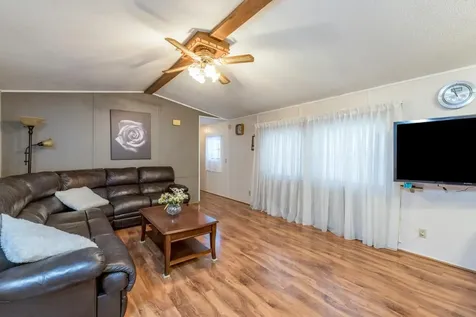 3268 Meadow Drive Park City IL 60085
