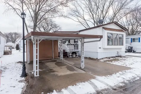 3268 Meadow Drive Park City IL 60085