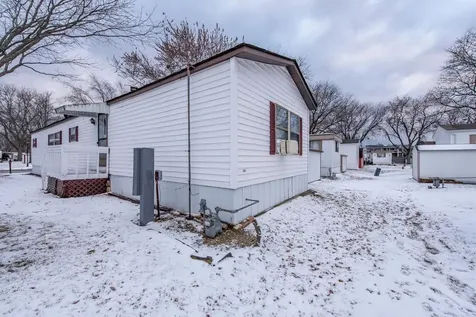 3268 Meadow Drive Park City IL 60085