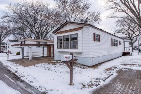 3268 Meadow Drive Park City IL 60085