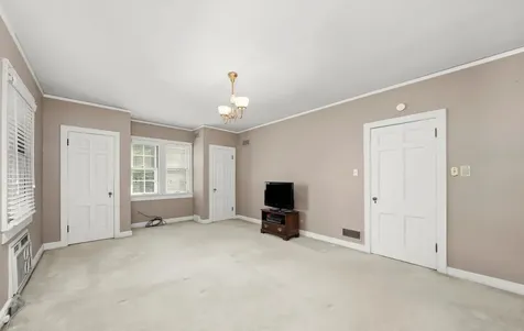 229 Country Club Road Chicago Heights IL 60411