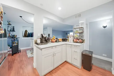 5840 West 104th Street Oak Lawn IL 60453