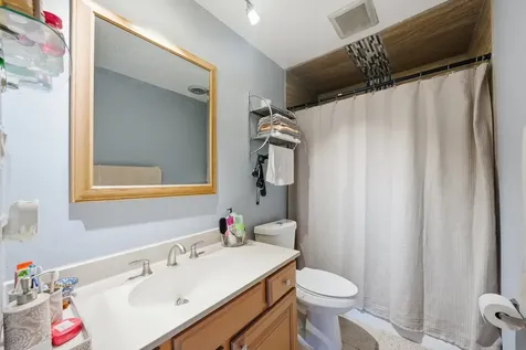 5840 West 104th Street Oak Lawn IL 60453