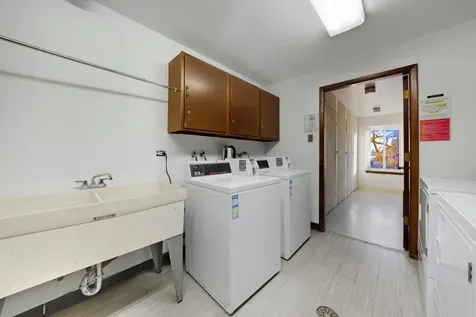 5840 West 104th Street Oak Lawn IL 60453
