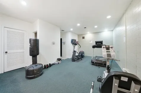 5840 West 104th Street Oak Lawn IL 60453