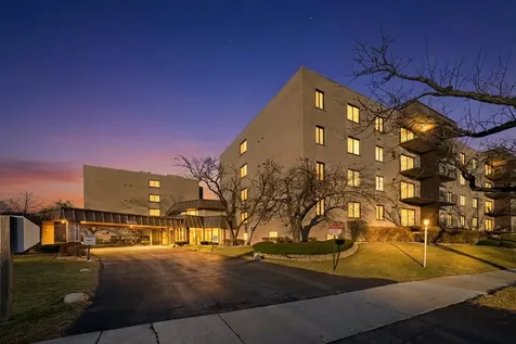 5840 West 104th Street Oak Lawn IL 60453