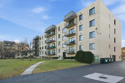 5840 West 104th Street Oak Lawn IL 60453