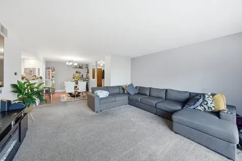 5840 West 104th Street Oak Lawn IL 60453