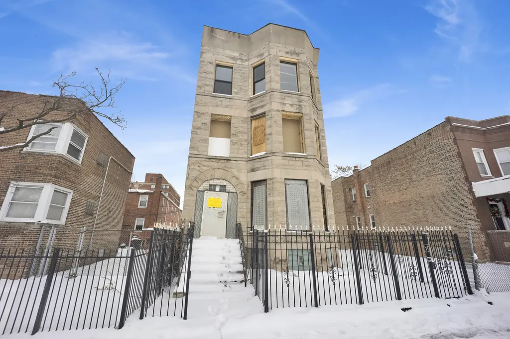 5813 South Wabash Avenue Chicago IL 60637