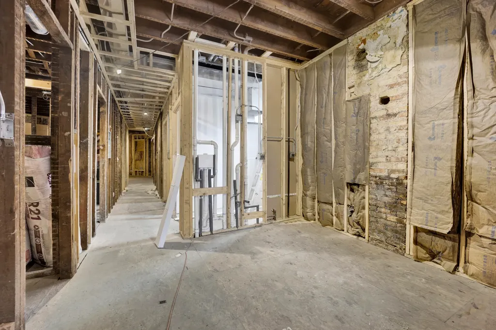 5813 South Wabash Avenue Chicago IL 60637
