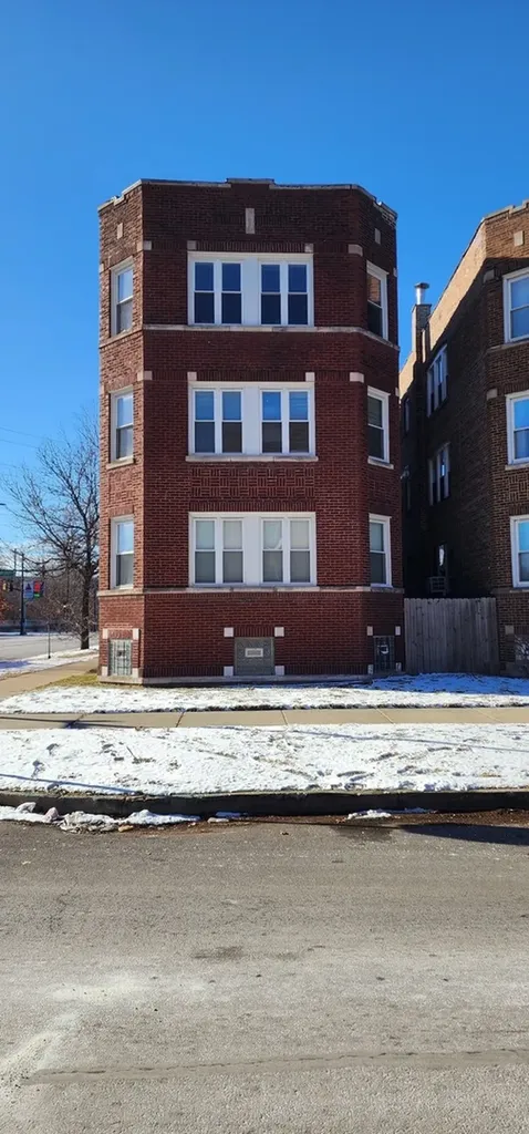 7556 South Kenwood Avenue Chicago IL 60619