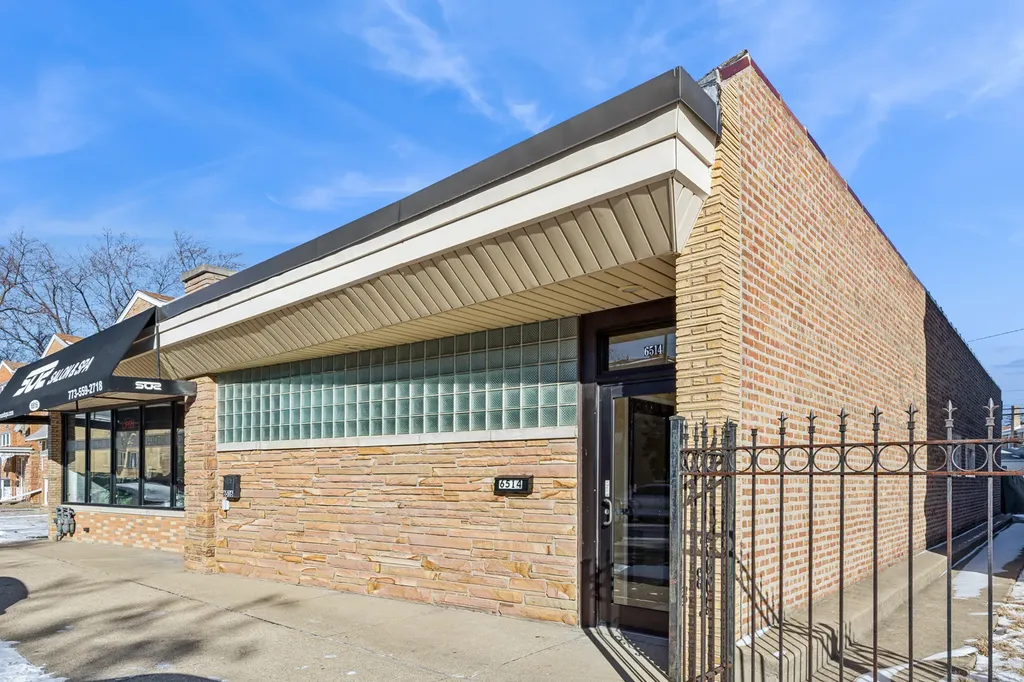 6514 West Higgins Avenue Chicago IL 60656