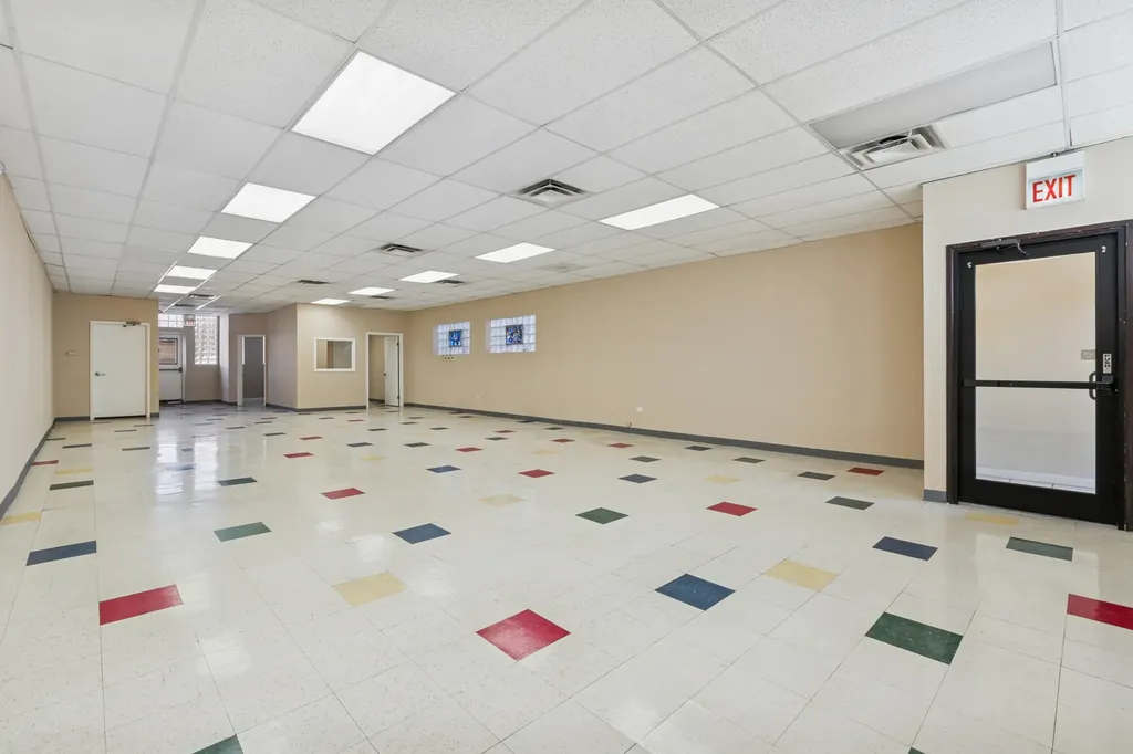 6514 West Higgins Avenue Chicago IL 60656