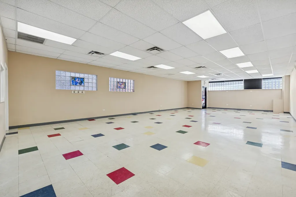 6514 West Higgins Avenue Chicago IL 60656