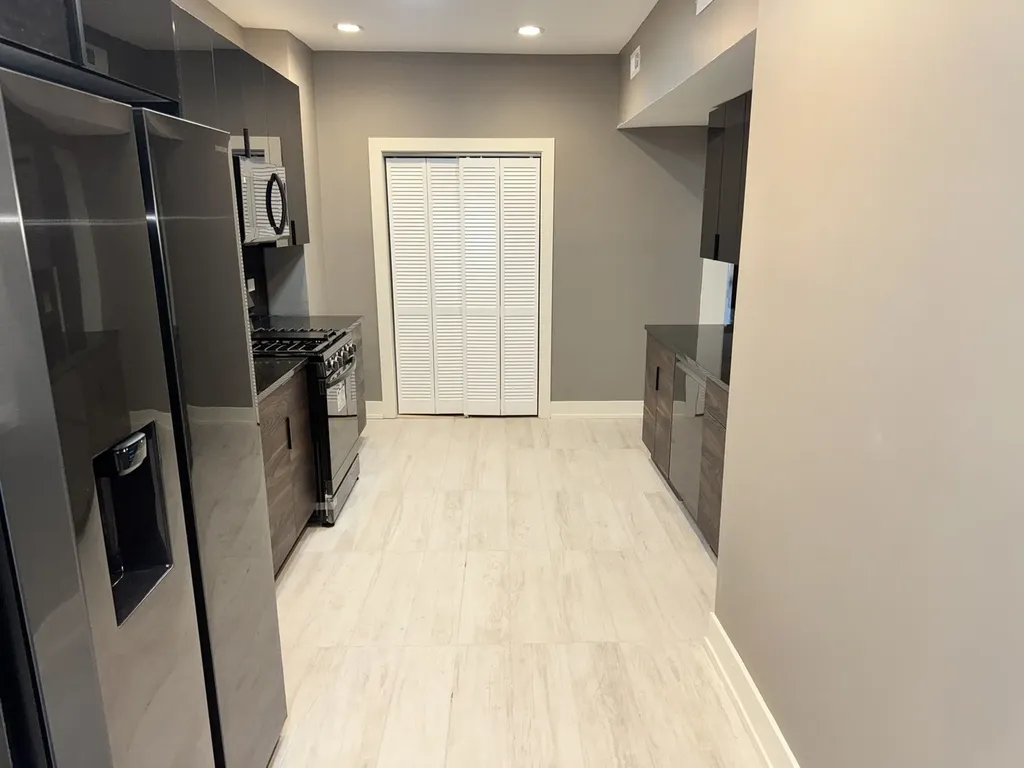 250 East 115th Street Chicago IL 60628