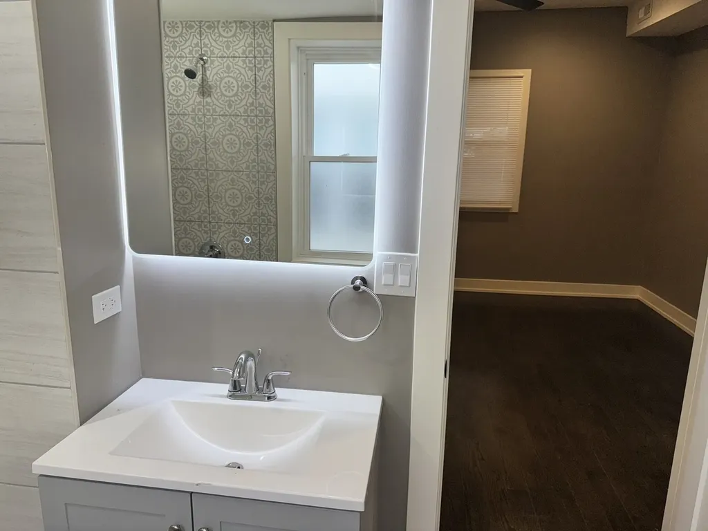 250 East 115th Street Chicago IL 60628