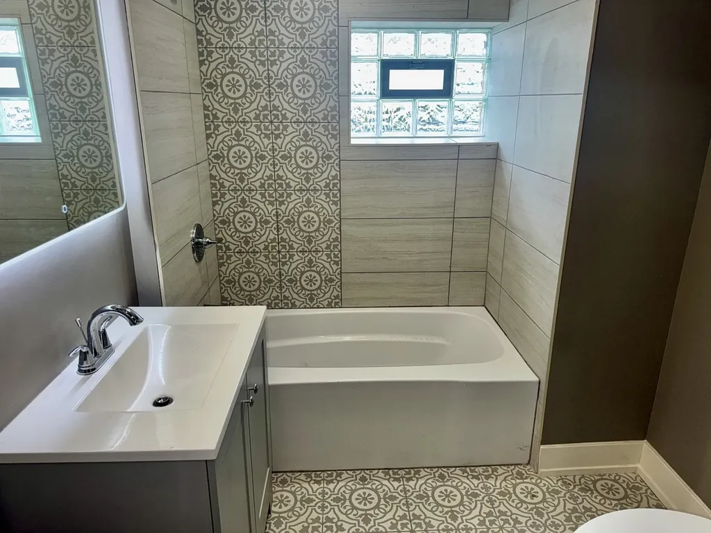 250 East 115th Street Chicago IL 60628