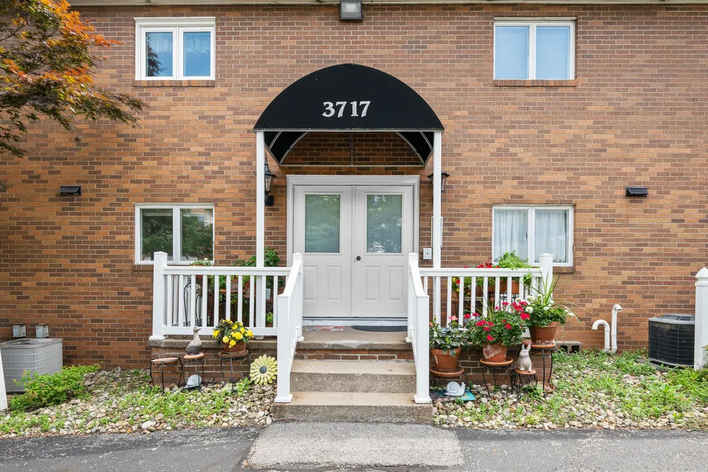 3717 35TH Street Moline IL 61265