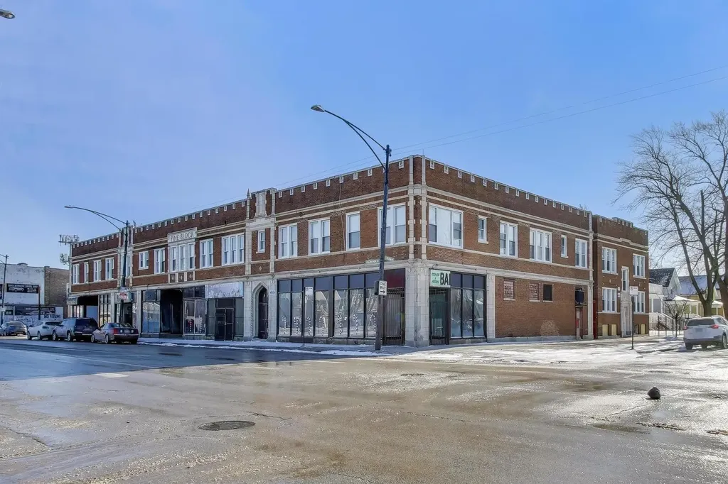 759 North Pine Avenue Chicago IL 60644