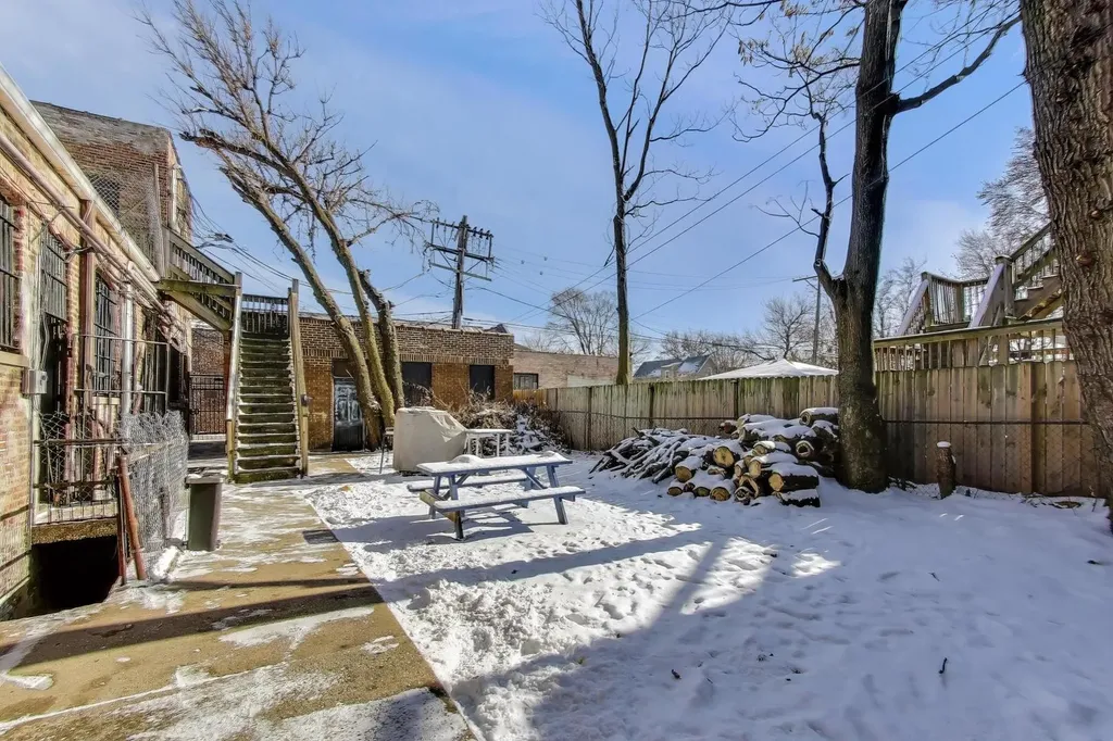 759 North Pine Avenue Chicago IL 60644