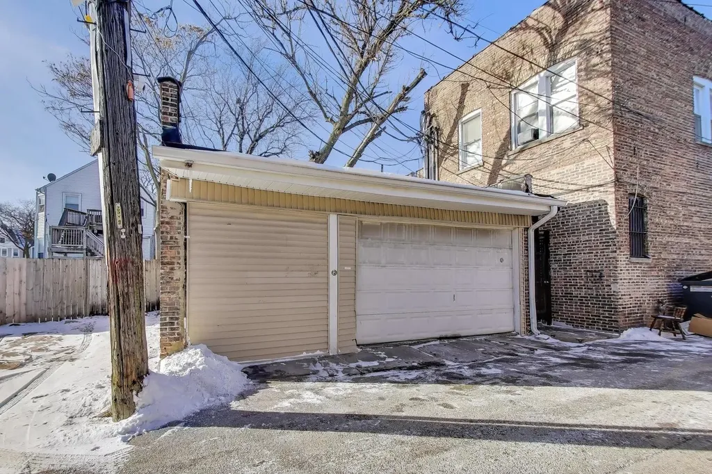 759 North Pine Avenue Chicago IL 60644