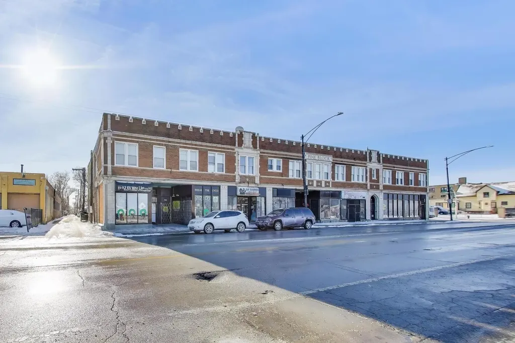 759 North Pine Avenue Chicago IL 60644