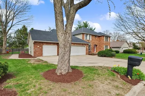 2404 North Nottingham Court Champaign IL 61821