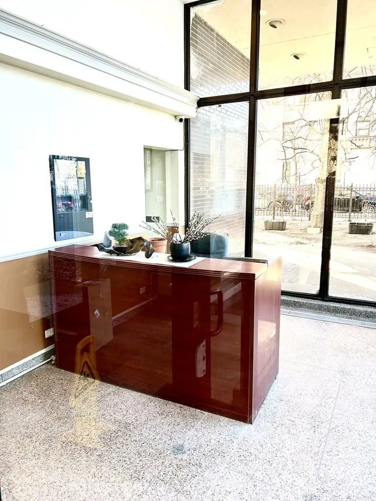 6701 South Crandon Avenue Chicago IL 60649