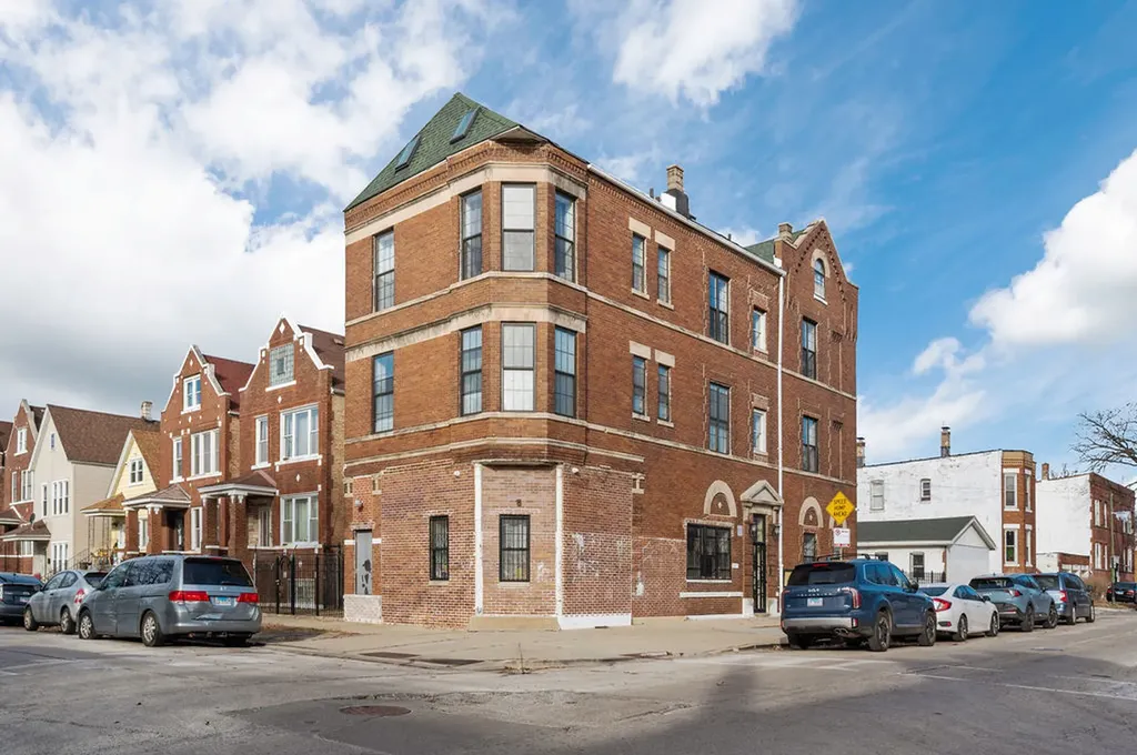 3100 West 39th Place Chicago IL 60632