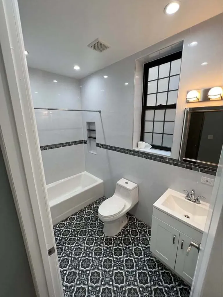 3100 West 39th Place Chicago IL 60632
