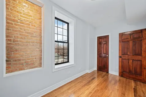 3100 West 39th Place Chicago IL 60632