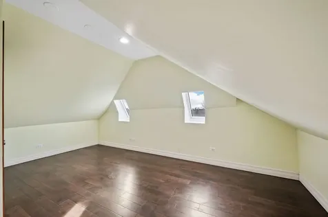3100 West 39th Place Chicago IL 60632