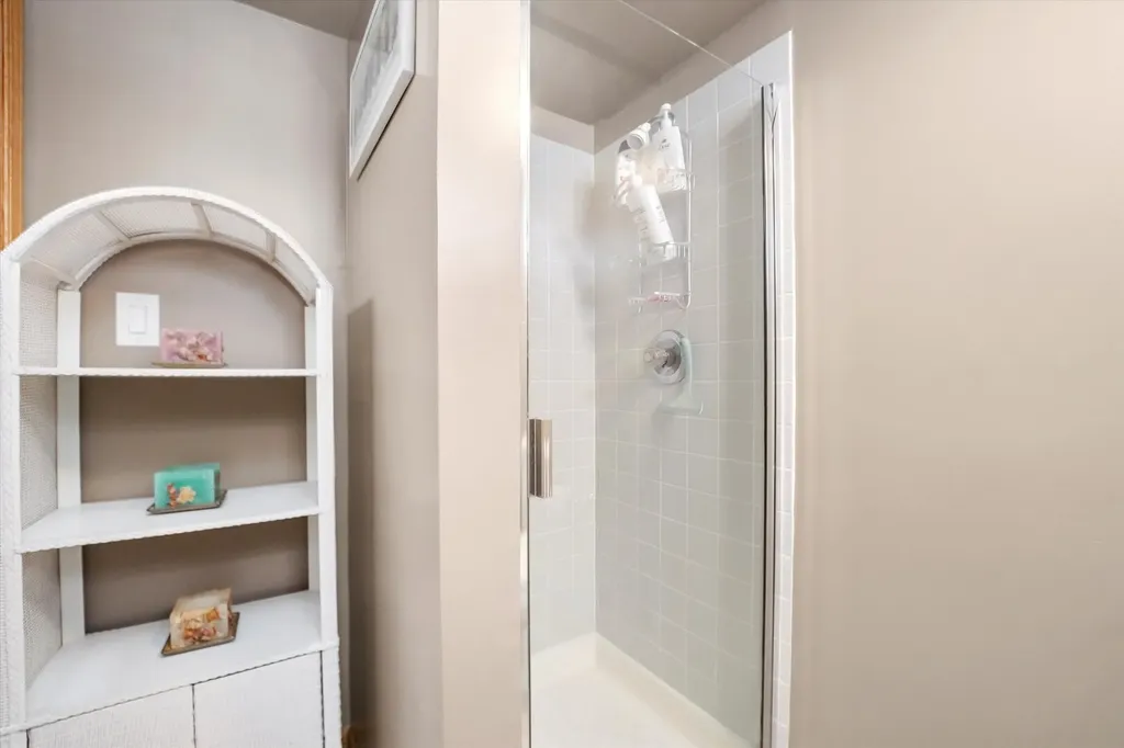 4551 West Foster Avenue Chicago IL 60630