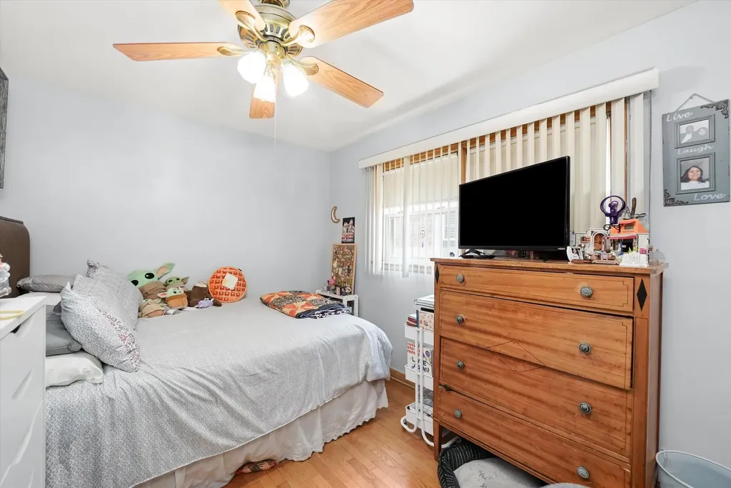 4551 West Foster Avenue Chicago IL 60630