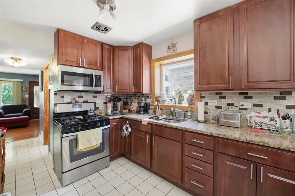 4551 West Foster Avenue Chicago IL 60630