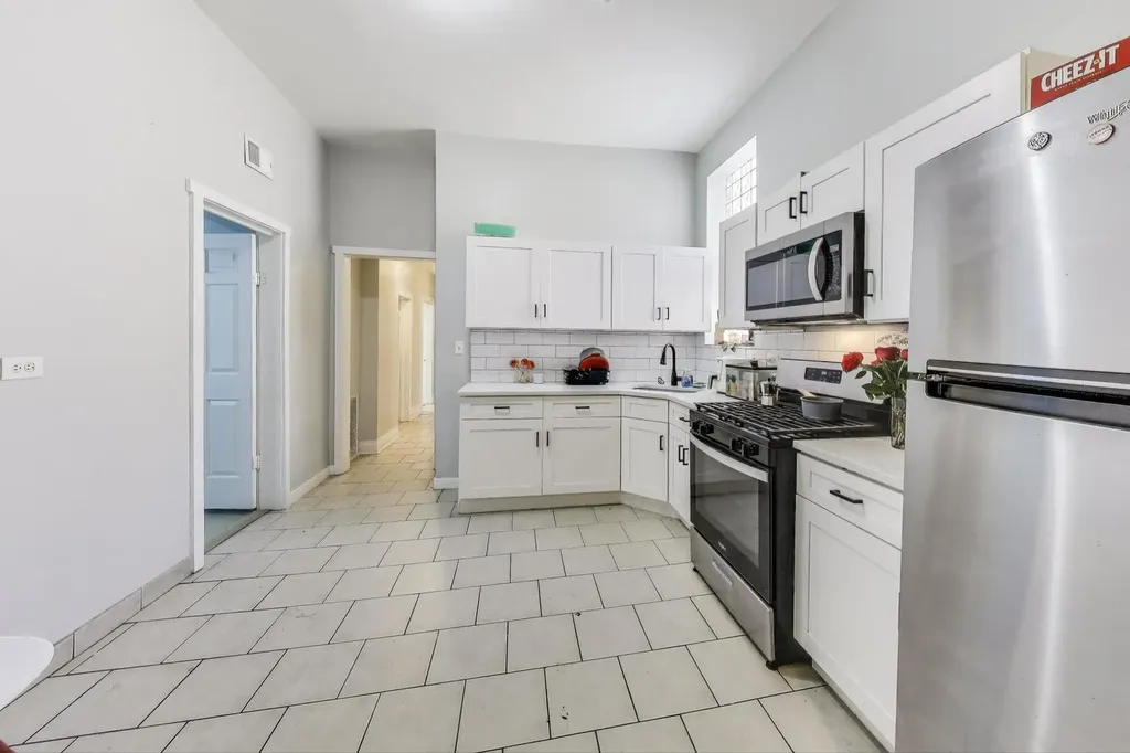 5169 South Michigan Avenue Chicago IL 60615