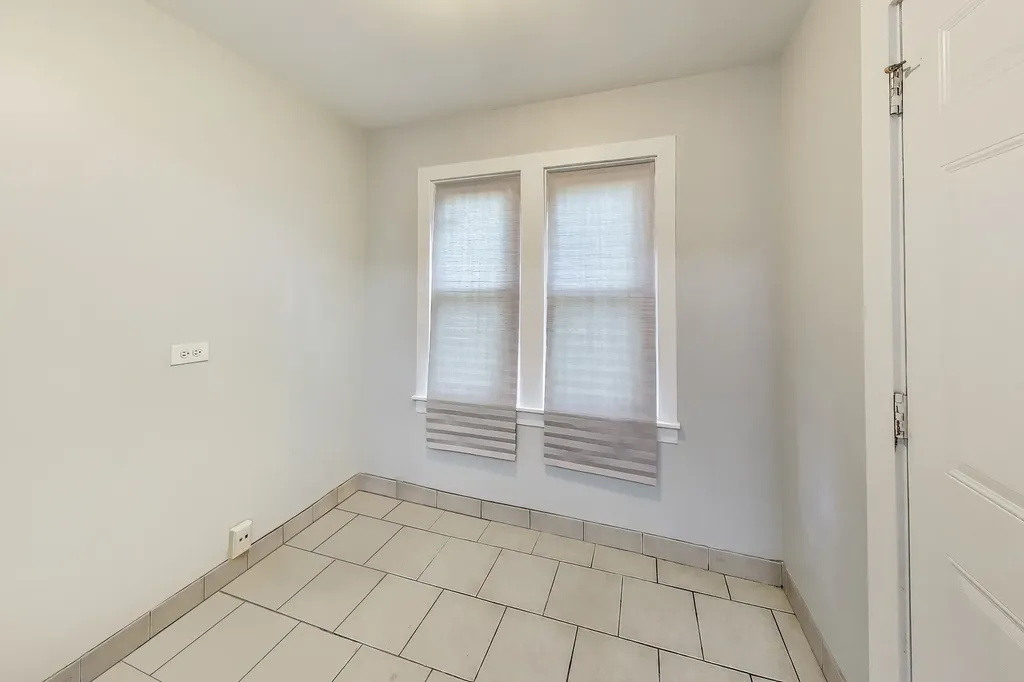5169 South Michigan Avenue Chicago IL 60615