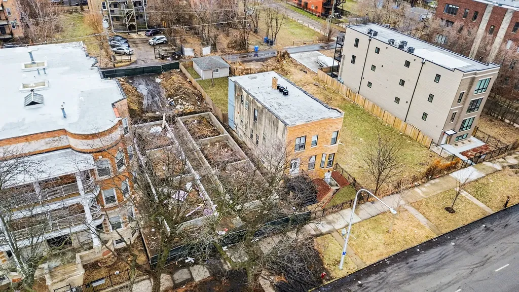 5169 South Michigan Avenue Chicago IL 60615