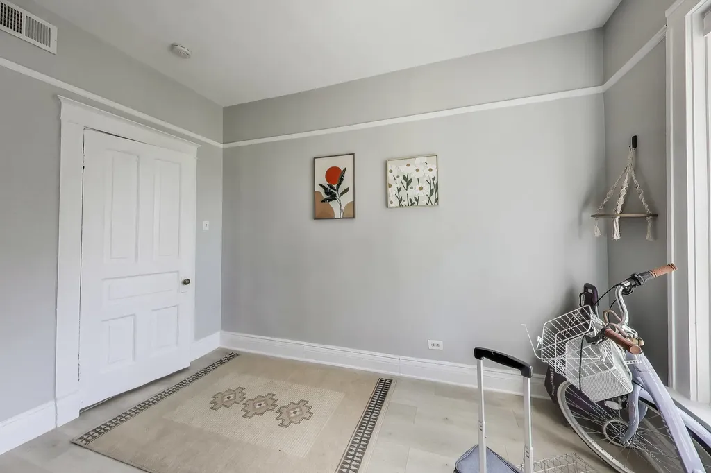 5169 South Michigan Avenue Chicago IL 60615