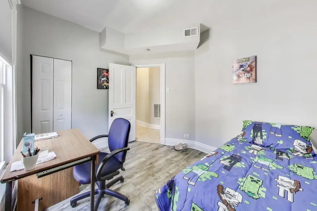 5169 South Michigan Avenue Chicago IL 60615