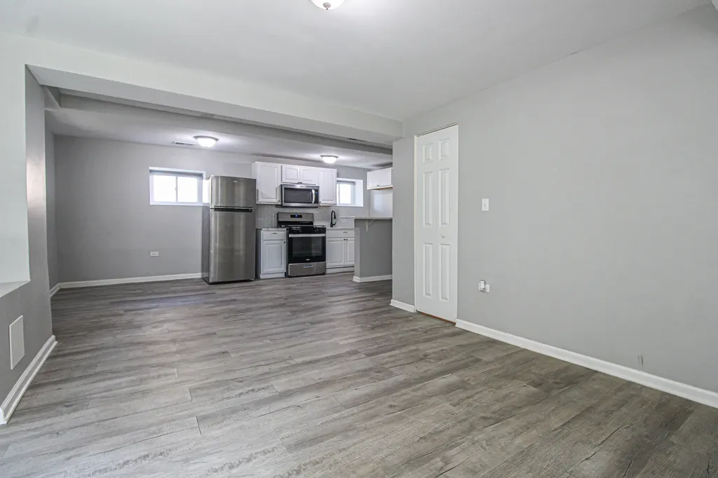 5169 South Michigan Avenue Chicago IL 60615